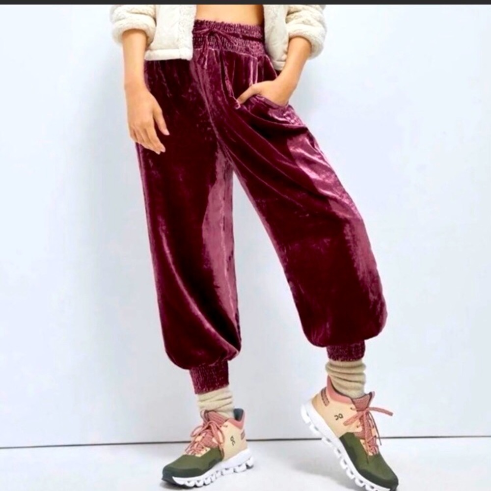 Anthropologie Gloria Velvet Joggers